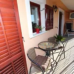 Nikola Apartment