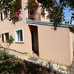 Nikola Apartment *