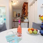 Apartment Nikola *