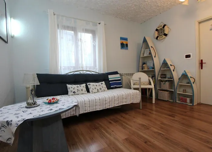 Nikola Apartmán *
