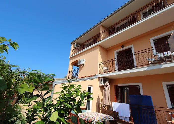 Nikola Apartmán *