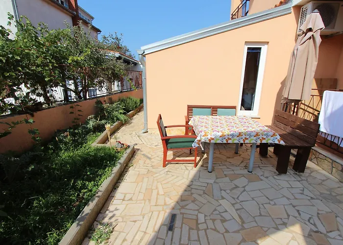 Nikola Apartmán *