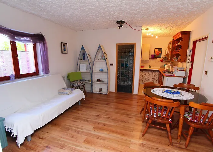 Nikola Apartmán